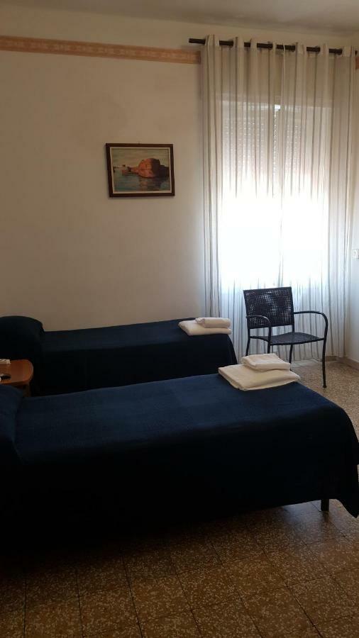 Albergo Pensione Ardenza Self Check-In Ливорно Екстериор снимка