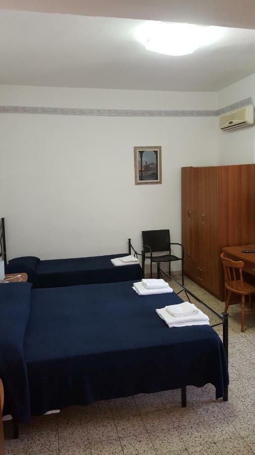 Albergo Pensione Ardenza Self Check-In Ливорно Екстериор снимка